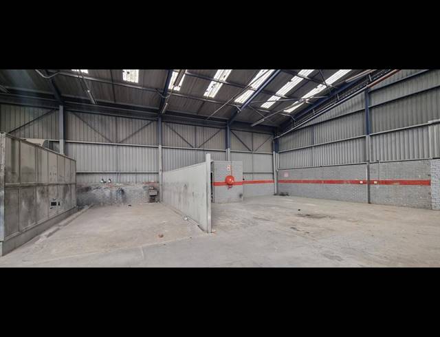 4,911M² WAREHOUSE FOR SALE IN SELBY